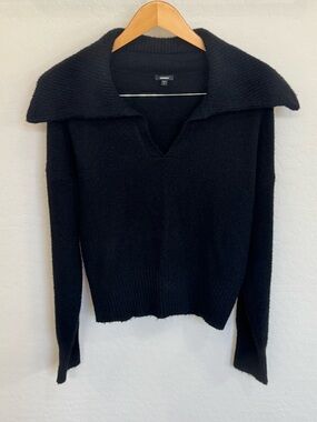 Express Black V-Neck Sweater Ribbed Knit Collar Size M
